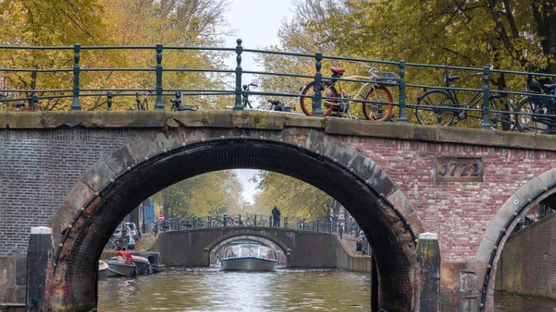 A bridge is a suitable spot for magnet fishing.