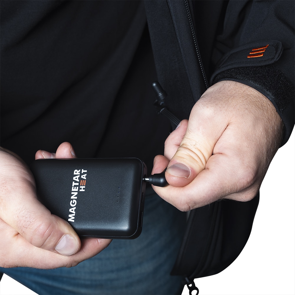 Magnetar's heated jacket uses a powerful battery that is easy to charge.