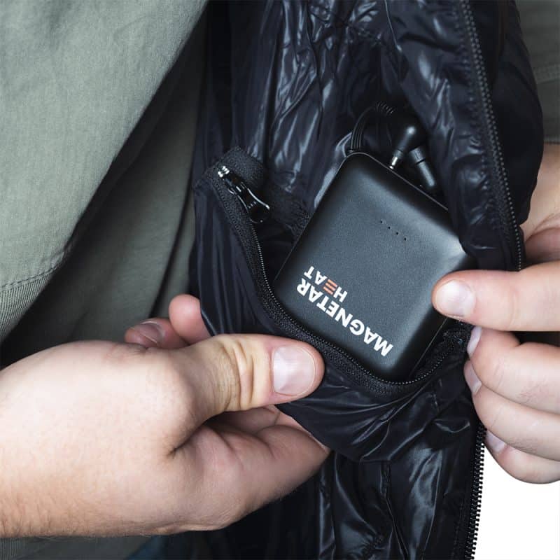 The battery/battery of the heated body warmer is easily tucked away